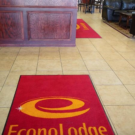 Econo Lodge Inn & Suites Карні Екстер'єр фото