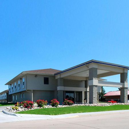 Econo Lodge Inn & Suites Карні Екстер'єр фото