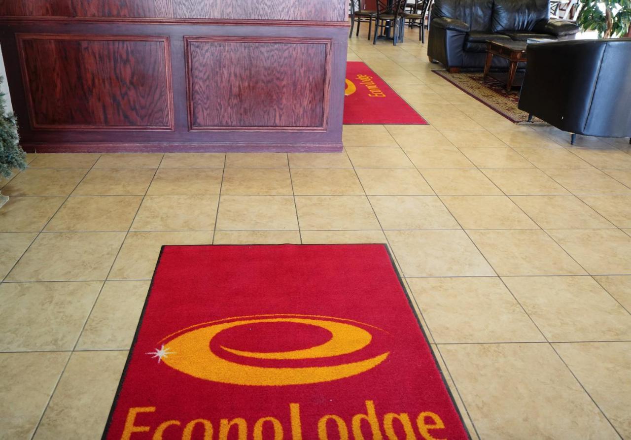 Econo Lodge Inn & Suites Карні Екстер'єр фото
