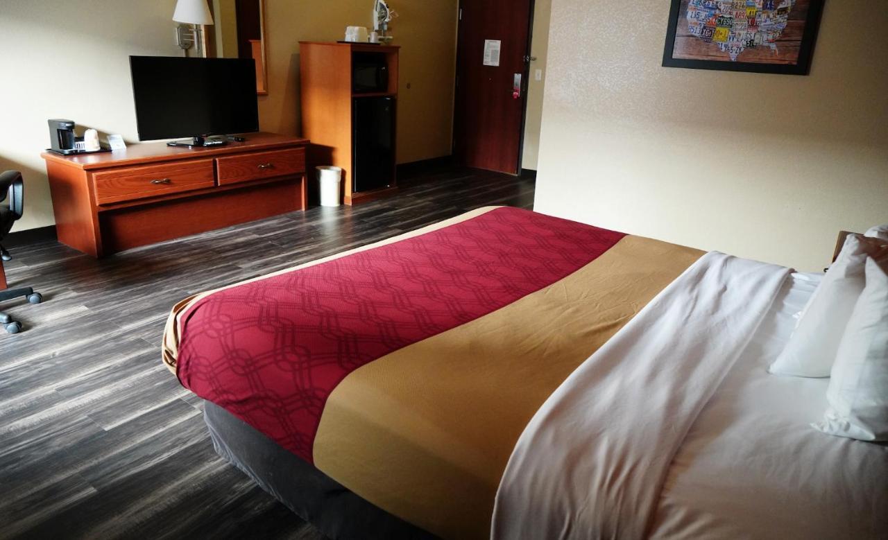 Econo Lodge Inn & Suites Карні Екстер'єр фото