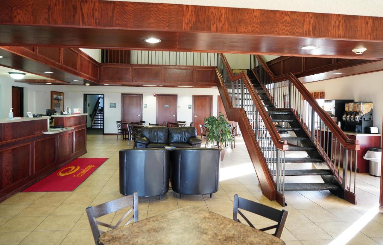 Econo Lodge Inn & Suites Карні Екстер'єр фото