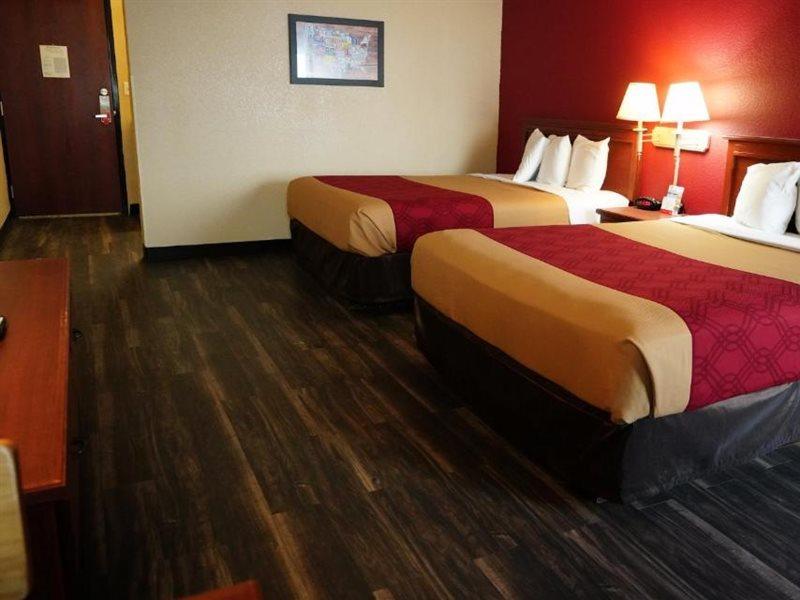 Econo Lodge Inn & Suites Карні Екстер'єр фото