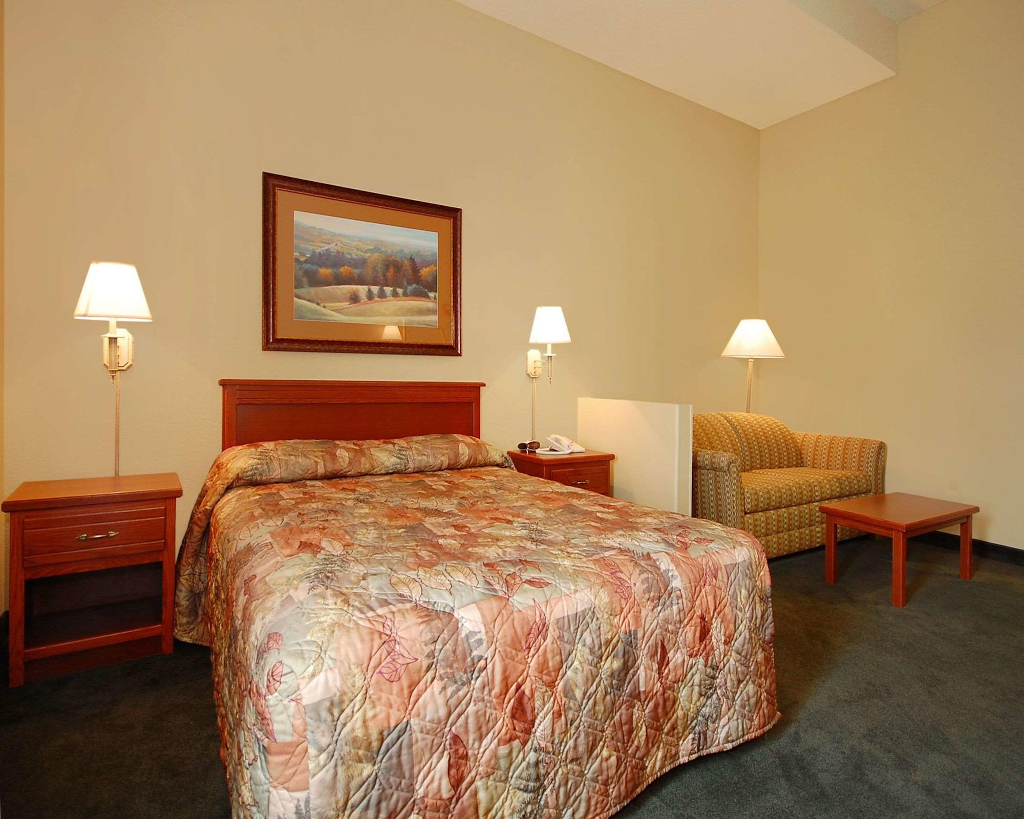 Econo Lodge Inn & Suites Карні Екстер'єр фото
