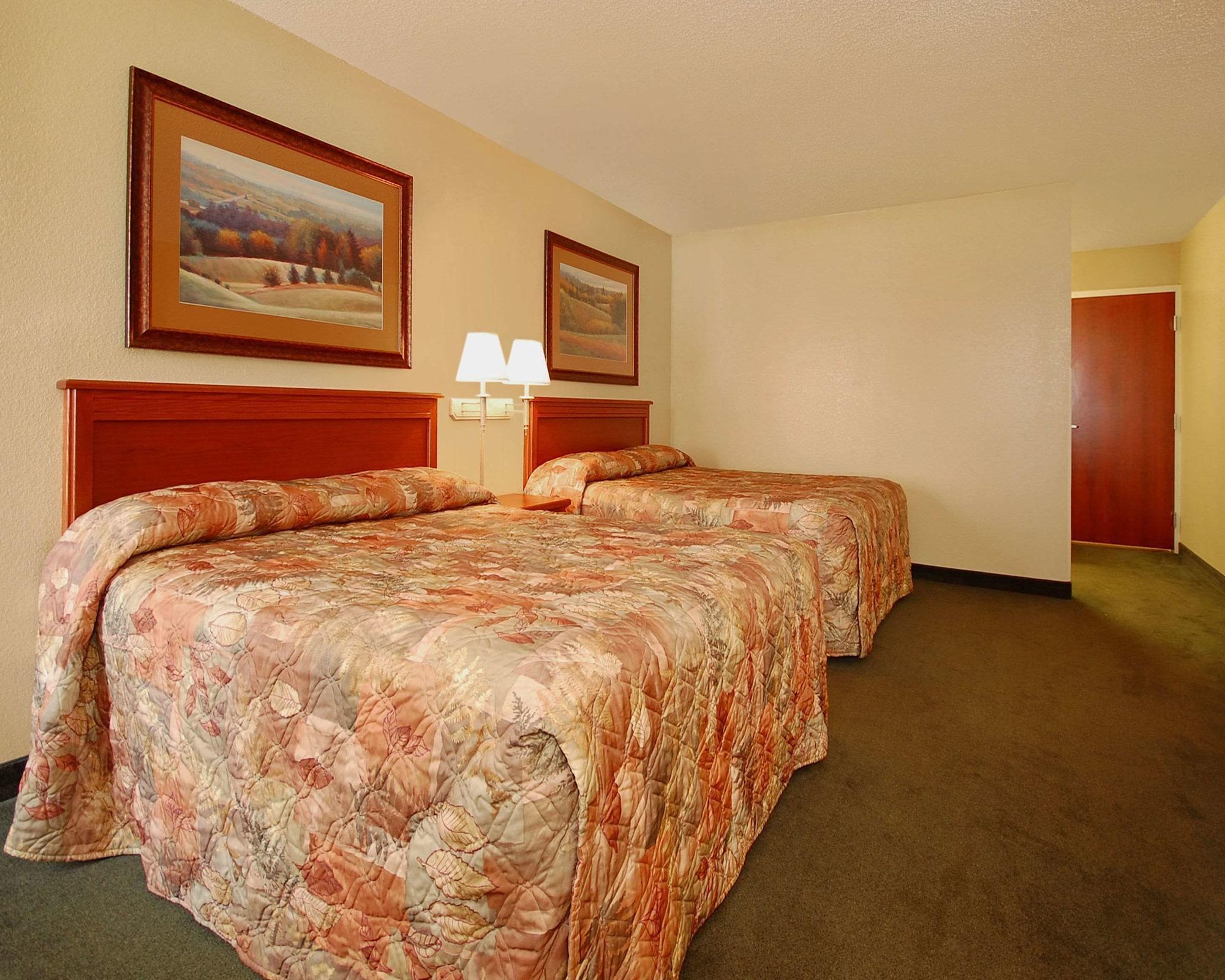 Econo Lodge Inn & Suites Карні Екстер'єр фото